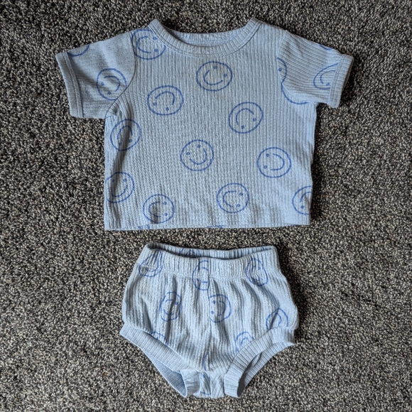 Cat & Jack Light Blue Baby Outfit with Smiley Design Size 0-3mo - Picture 1 of 2